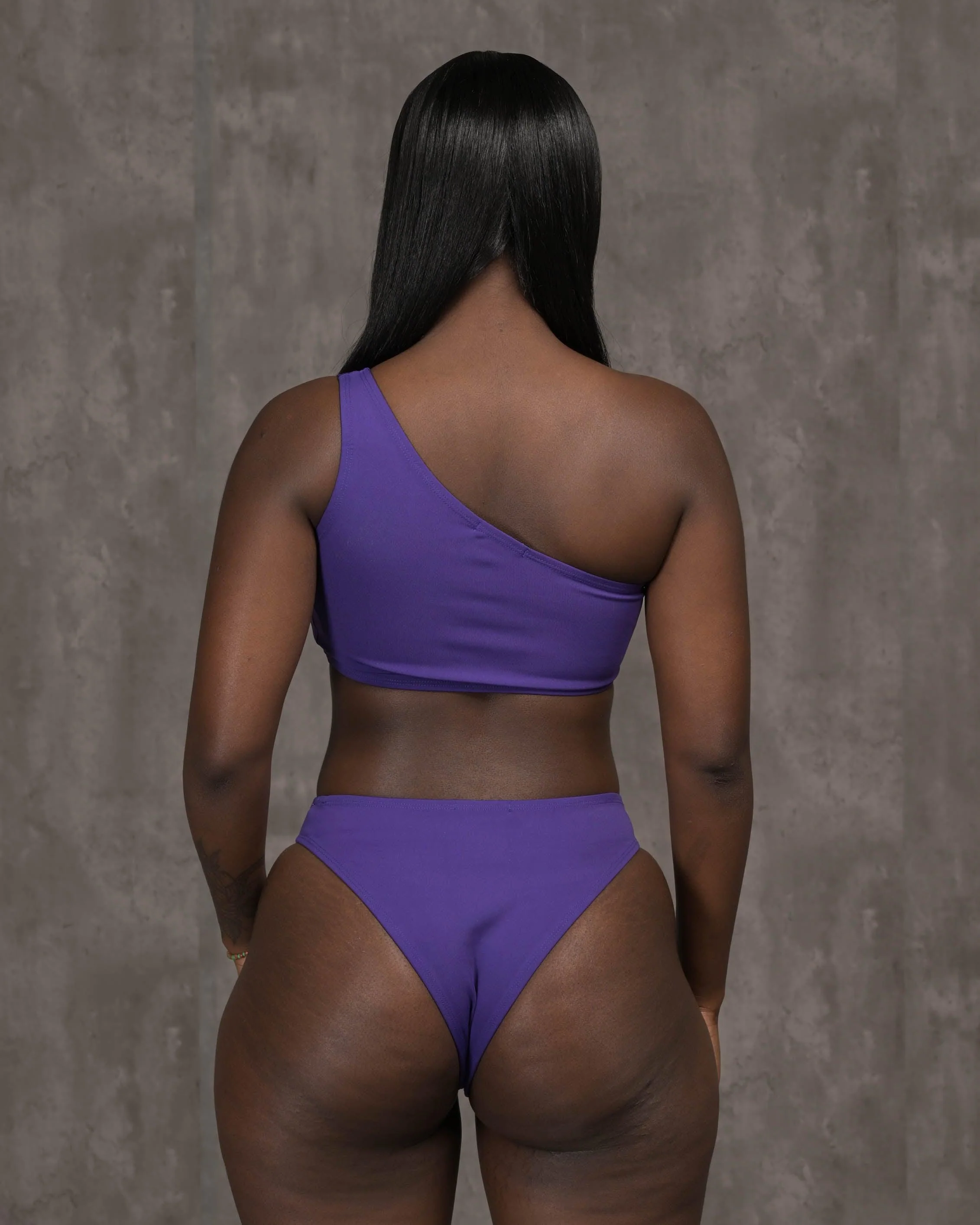 Kourt 2 Piece - Image 6